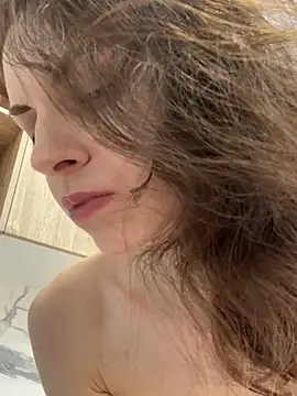 MissAnuta online show from 4, 2, 2025