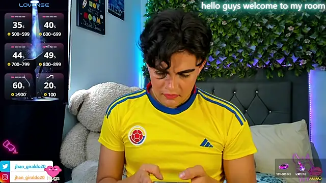 Snapshot of kamii_22 chatting on 16, 12, 2024 kamii 22 online show from 16, 12, 2024