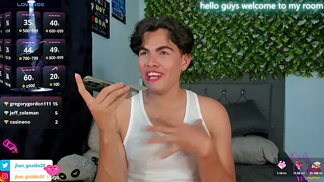 Snapshot of kamii_22 chatting on 12, 1, 2025 kamii 22 online show from 12, 1, 2025