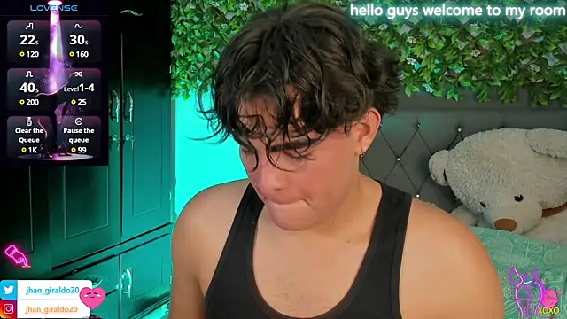 Snapshot of kamii_22 chatting on 1, 2, 2025 kamii 22 online show from 1, 2, 2025