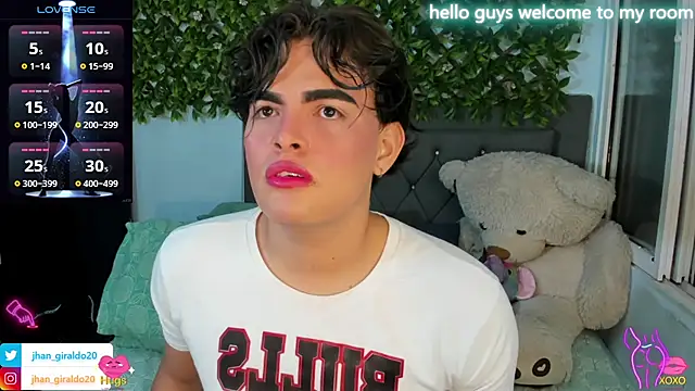 Snapshot of kamii_22 chatting on 15, 2, 2025 kamii 22 online show from 15, 2, 2025