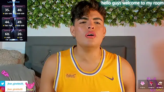 Snapshot of kamii_22 chatting on 8, 10, 2025 kamii 22 online show from 8, 10, 2025