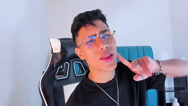 AlanNaughty online show from 6, 2, 2025