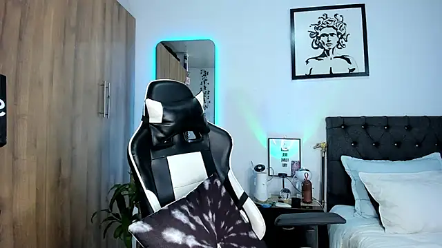 AlanNaughty online show from 11, 4, 2026