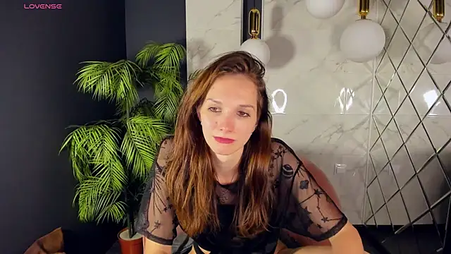 Snapshot of MirandaGlow chatting on 19, 12, 2024 MirandaGlow online show from 19, 12, 2024