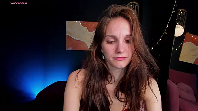 Snapshot of MirandaGlow chatting on 6, 3, 2025 MirandaGlow online show from 6, 3, 2025