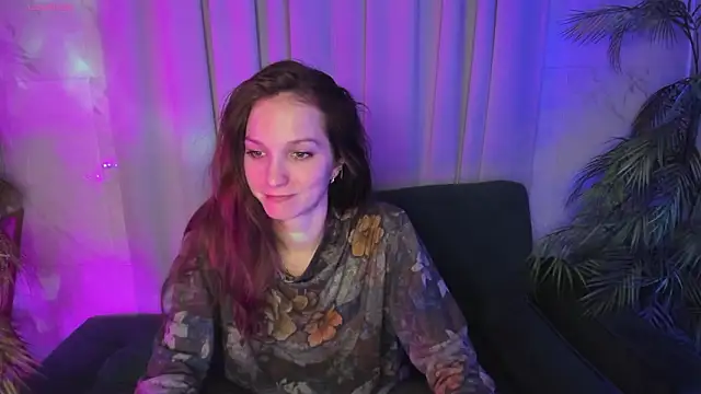 Snapshot of MirandaGlow chatting on 14, 2, 2026 MirandaGlow online show from 14, 2, 2026