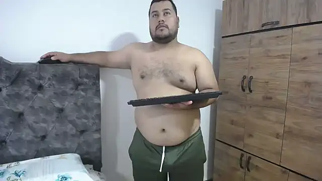 Snapshot of santi_hothot chatting on 12, 9, 2025 santi hothot online show from 12, 9, 2025