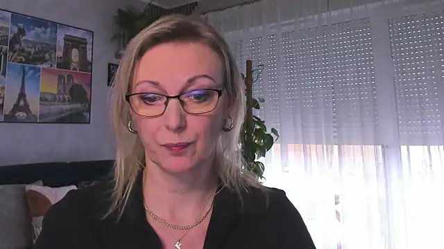 vanessa chat online show from 2, 3, 2025