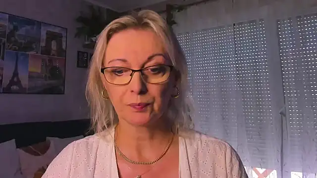 vanessa chat online show from 17, 9, 2025