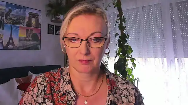 vanessa chat online show from 22, 9, 2025