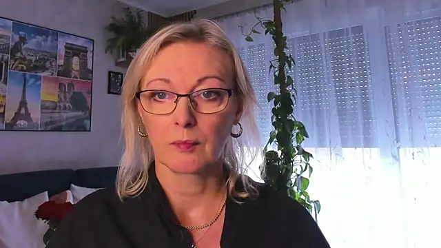 vanessa chat online show from 23, 9, 2025