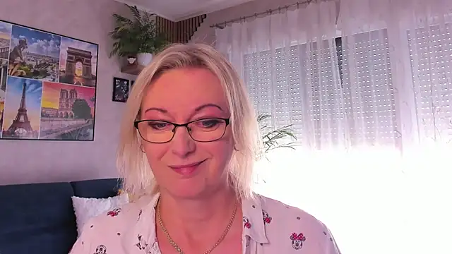 vanessa chat online show from 30, 4, 2026