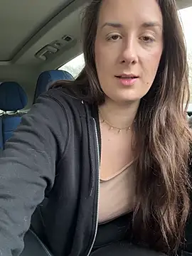 Snapshot of EllaMae chatting on 4, 2, 2025 EllaMae online show from 4, 2, 2025