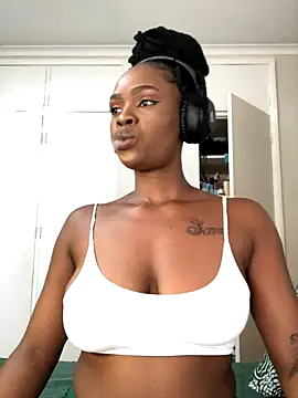 LuciousLips96 online show from 12, 10, 2025