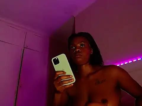 Snapshot of LuciousLips96 chatting on 11, 5, 2026 LuciousLips96 online show from 11, 5, 2026