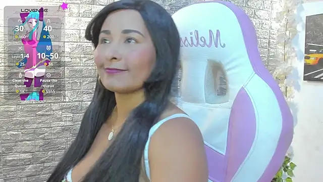 paola ih online show from 22, 4, 2026