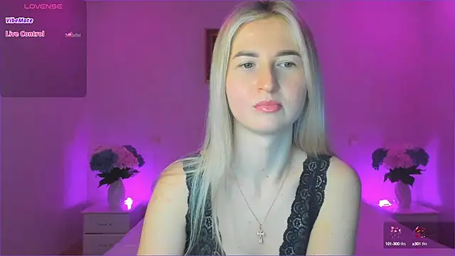 Snapshot of AnnaCarrera chatting on 6, 1, 2025 AnnaCarrera online show from 6, 1, 2025