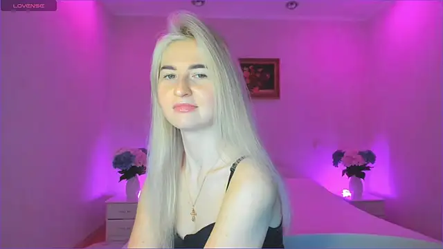 Snapshot of AnnaCarrera chatting on 8, 1, 2025 AnnaCarrera online show from 8, 1, 2025