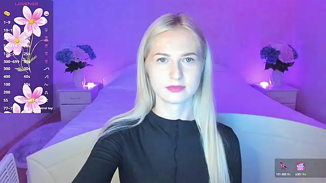 Snapshot of AnnaCarrera chatting on 14, 10, 2025 AnnaCarrera online show from 14, 10, 2025