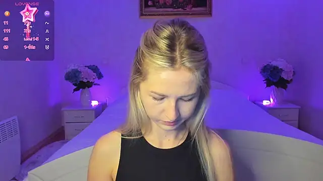 Snapshot of AnnaCarrera chatting on 19, 11, 2025 AnnaCarrera online show from 19, 11, 2025