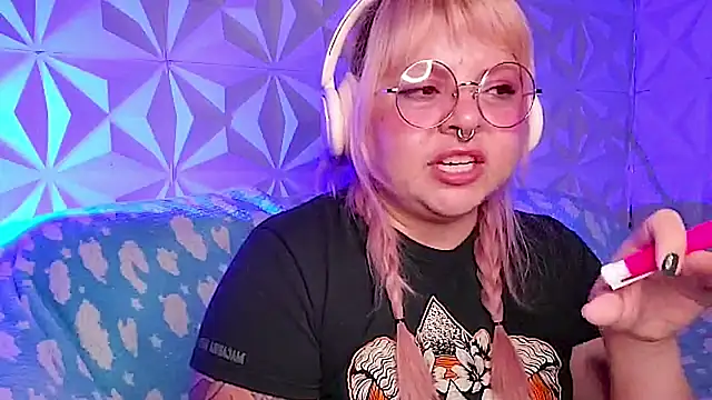 Satyn doll online show from 25, 4, 2026