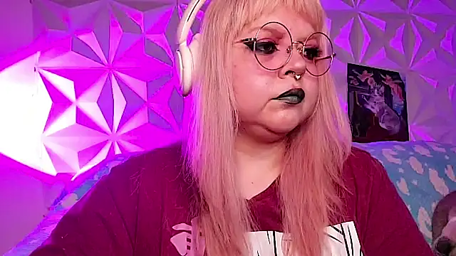 Satyn doll online show from 26, 4, 2026