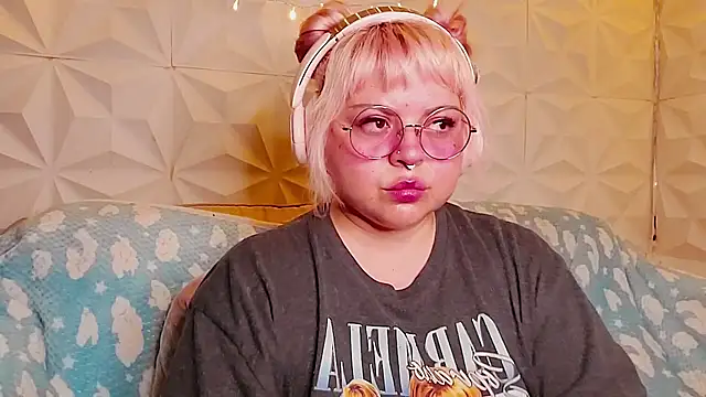 Satyn doll online show from 7, 6, 2026