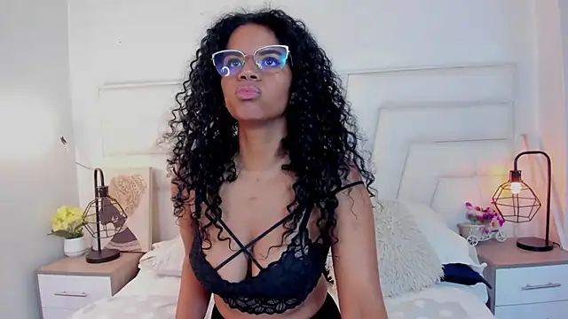 Ellie Alves online show from 26, 12, 2024