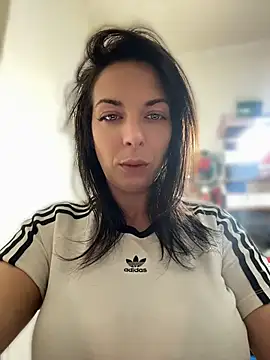 Almmaxxxx online show from 25, 4, 2026