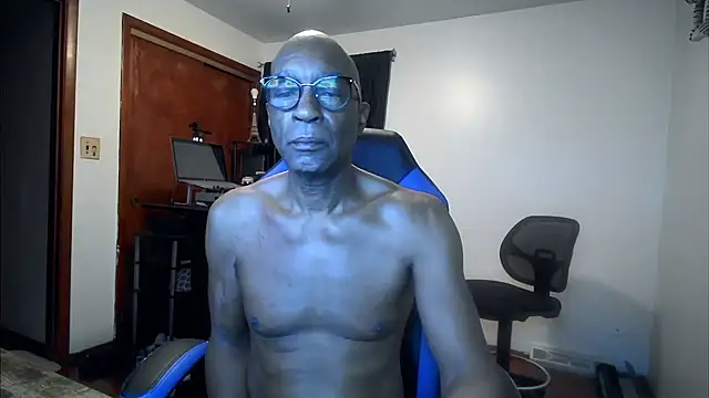 longdick4you8686 online show from 23, 10, 2025