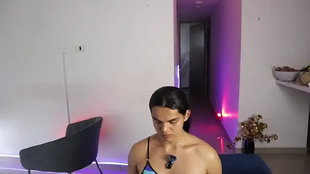 Snapshot of _Vahos_ chatting on 24, 2, 2025 Vahos online show from 24, 2, 2025