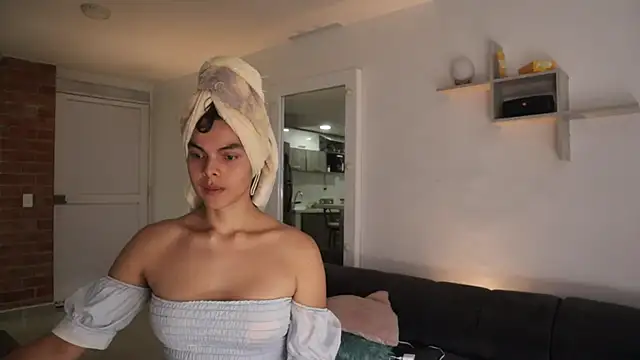 Snapshot of _Vahos_ chatting on 29, 9, 2025 Vahos online show from 29, 9, 2025