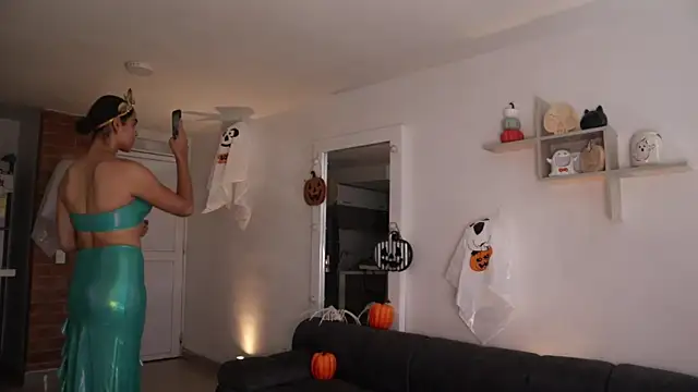 Snapshot of _Vahos_ chatting on 30, 10, 2025 Vahos online show from 30, 10, 2025