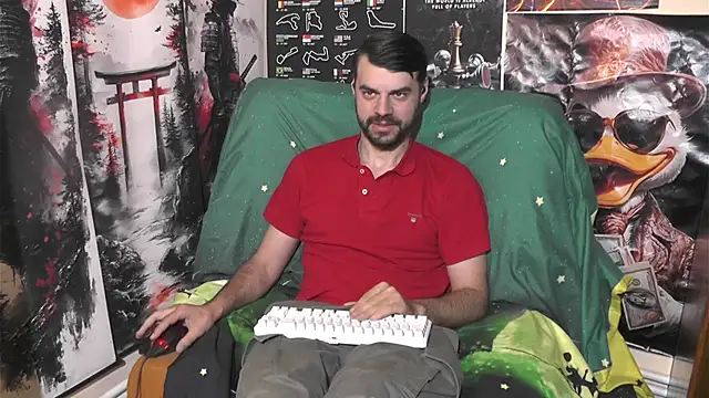 Snapshot of 00george chatting on 5, 4, 2026 00george online show from 5, 4, 2026