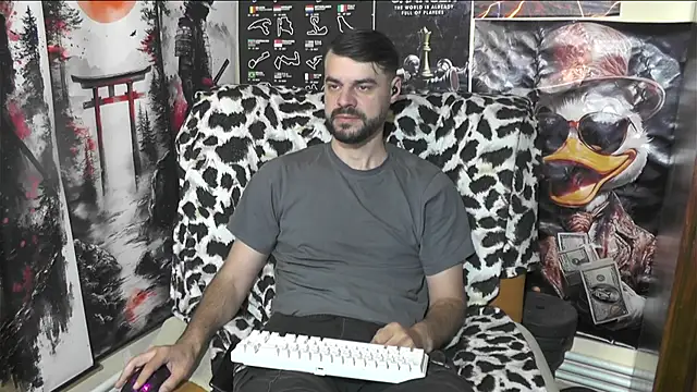 Snapshot of 00george chatting on 17, 4, 2026 00george online show from 17, 4, 2026