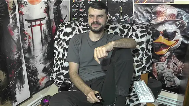 Snapshot of 00george chatting on 18, 4, 2026 00george online show from 18, 4, 2026