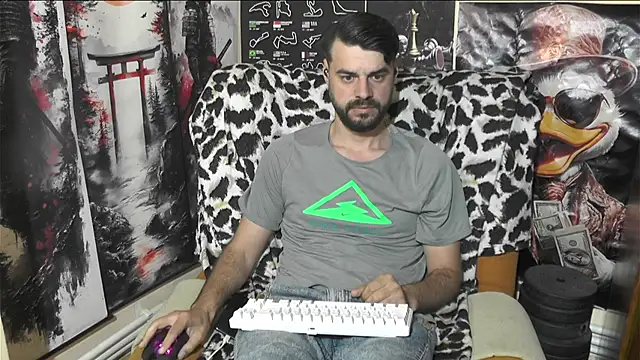 Snapshot of 00george chatting on 23, 4, 2026 00george online show from 23, 4, 2026