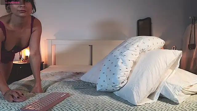 Snapshot of Sellena_love chatting on 23, 10, 2025 Sellena love online show from 23, 10, 2025