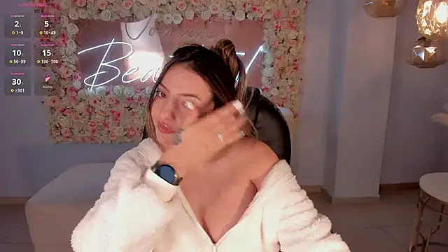 Snapshot of AmyWood chatting on 24, 12, 2024 AmyWood online show from 24, 12, 2024