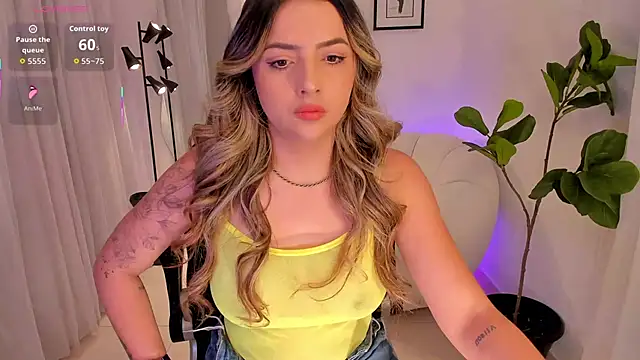 Snapshot of AmyWood chatting on 26, 11, 2025 AmyWood online show from 26, 11, 2025