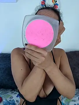 YOURSDEBORA online show from 6, 10, 2025