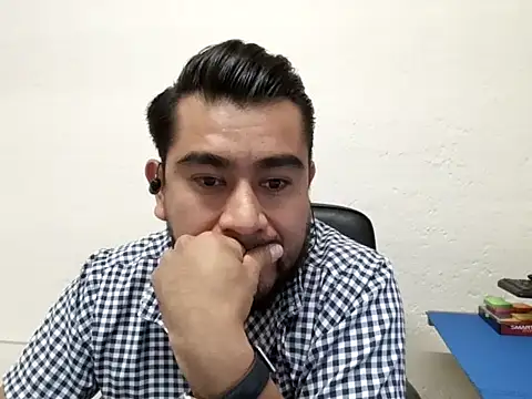 youmanhorny online show from 17, 6, 2026