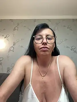 Amberhotqueen online show from 23, 7, 2026
