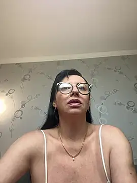 Amberhotqueen online show from 24, 7, 2026
