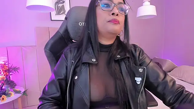 Snapshot of Inndrahot chatting on 19, 1, 2025 Inndrahot online show from 19, 1, 2025