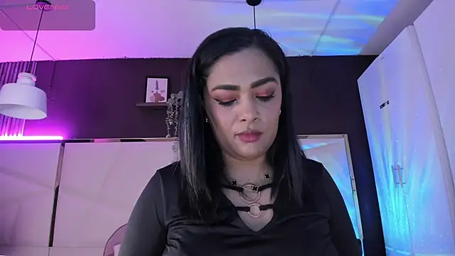 Snapshot of Inndrahot chatting on 17, 11, 2025 Inndrahot online show from 17, 11, 2025