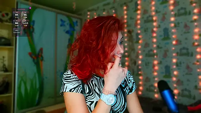 Snapshot of SmokyRose chatting on 17, 11, 2025 SmokyRose online show from 17, 11, 2025