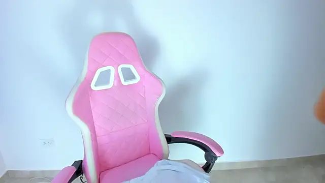 Snapshot of MeganWhite3 chatting on 23, 1, 2025 MeganWhite3 online show from 23, 1, 2025