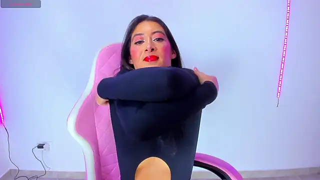 Snapshot of MeganWhite3 chatting on 4, 3, 2025 MeganWhite3 online show from 4, 3, 2025